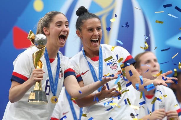 一路走好，你远不止一位杰出的足球运动员.